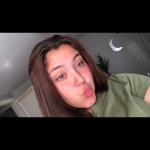 Meet your Posher, Olivia